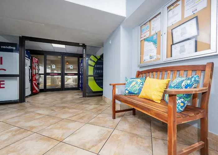 Apartment Island Winds East 804
